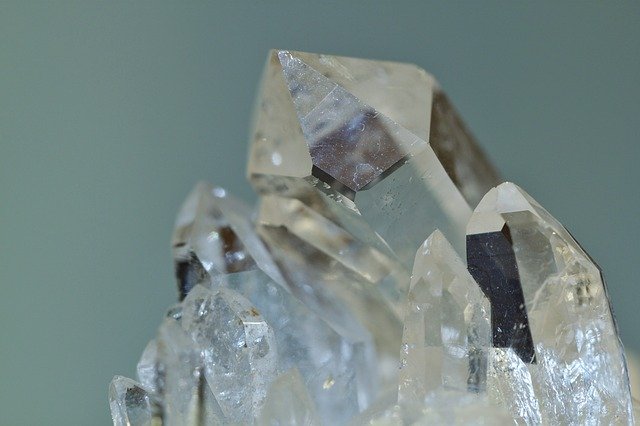 Klarer Bergkristall im Close Up